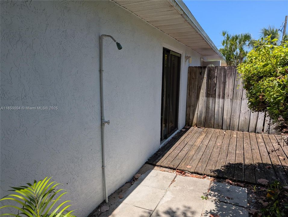 For Sale: $950,000 (0 beds, 0 baths, 2400 Square Feet)