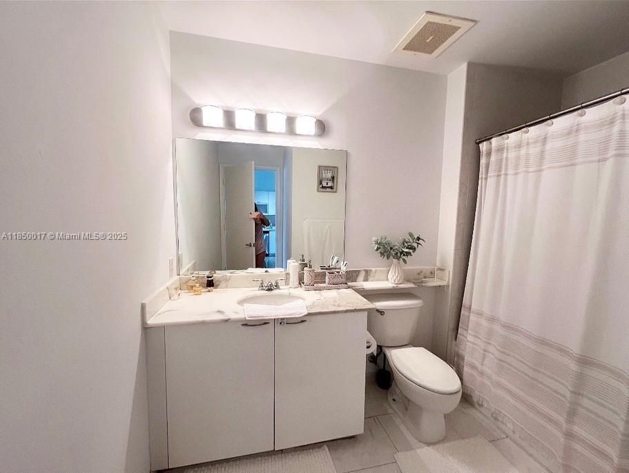 Recently Sold: $295,000 (1 beds, 1 baths, 685 Square Feet)