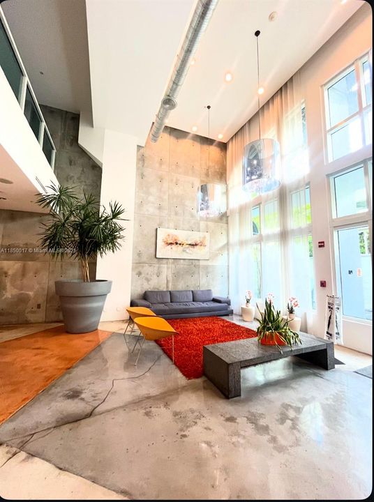 Recently Sold: $295,000 (1 beds, 1 baths, 685 Square Feet)