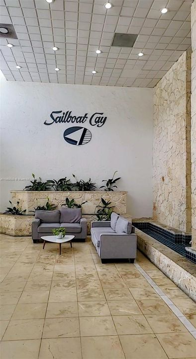 For Sale: $177,000 (1 beds, 1 baths, 740 Square Feet)