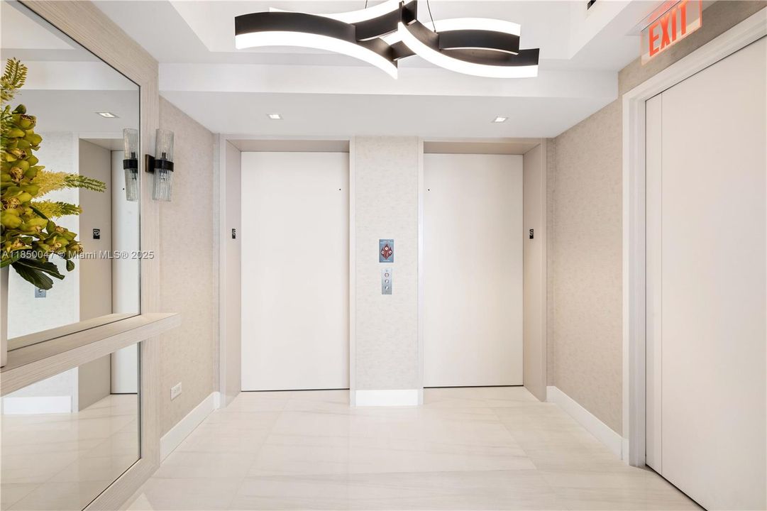 Active With Contract: $6,899,999 (4 beds, 5 baths, 3625 Square Feet)