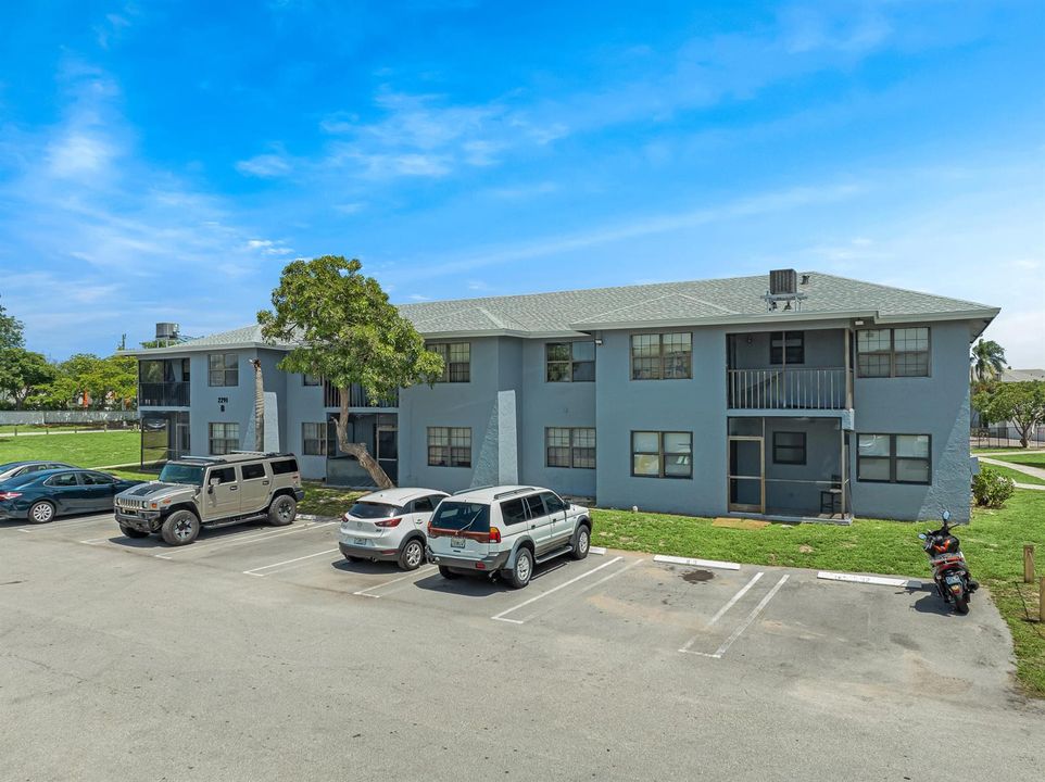 2291-Linton-Ridge-Cir-Apt-B4-HigMedia-00