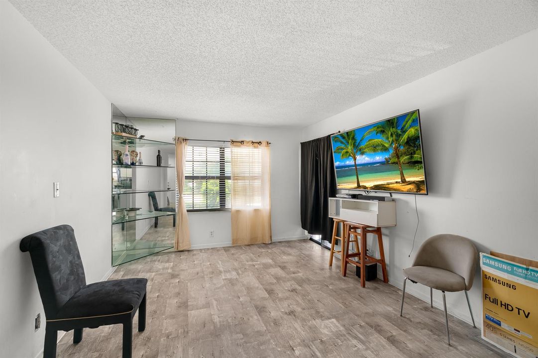 2291-Linton-Ridge-Cir-Apt-B4-HigMedia-00
