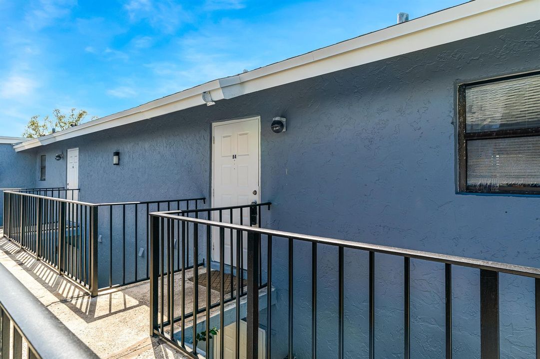 2291-Linton-Ridge-Cir-Apt-B4-HigMedia-00