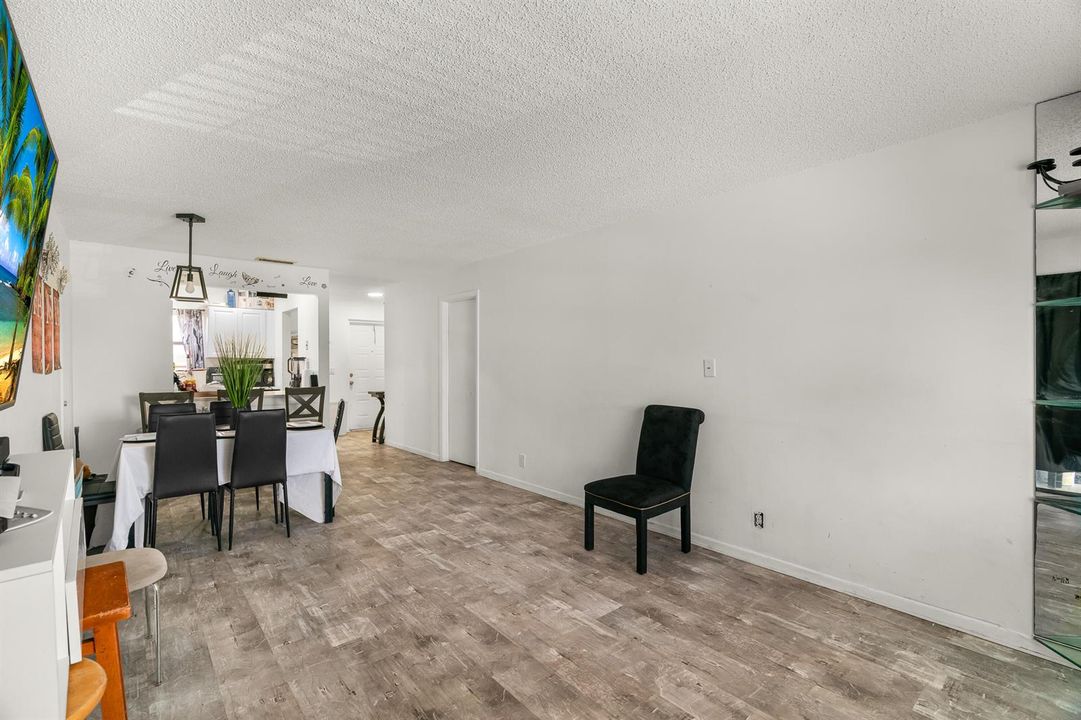 2291-Linton-Ridge-Cir-Apt-B4-HigMedia-00