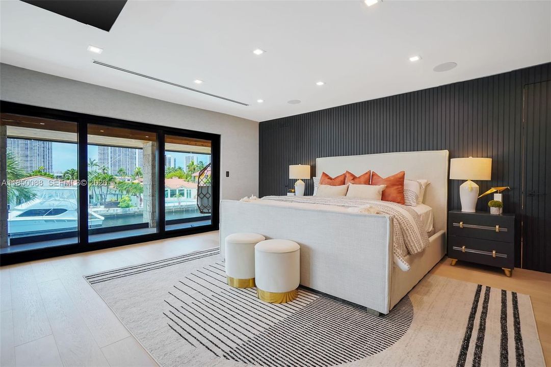 В аренду: $45,000 (5 спален, 6 ванн, 3955 Квадратных фут)