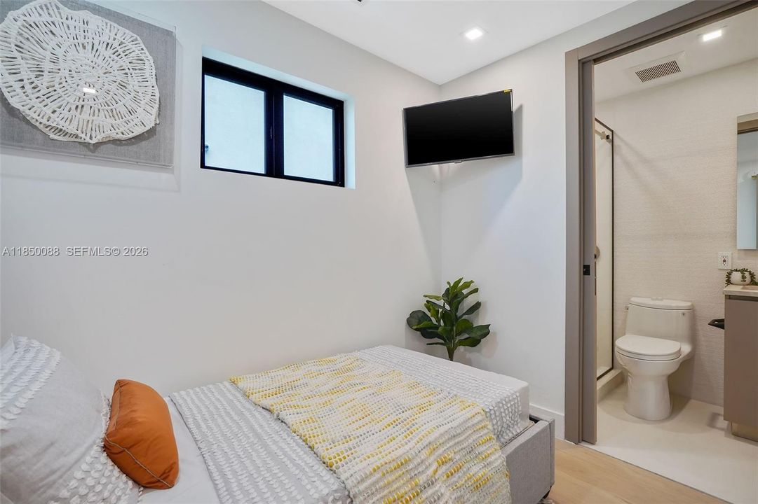 В аренду: $45,000 (5 спален, 6 ванн, 3955 Квадратных фут)