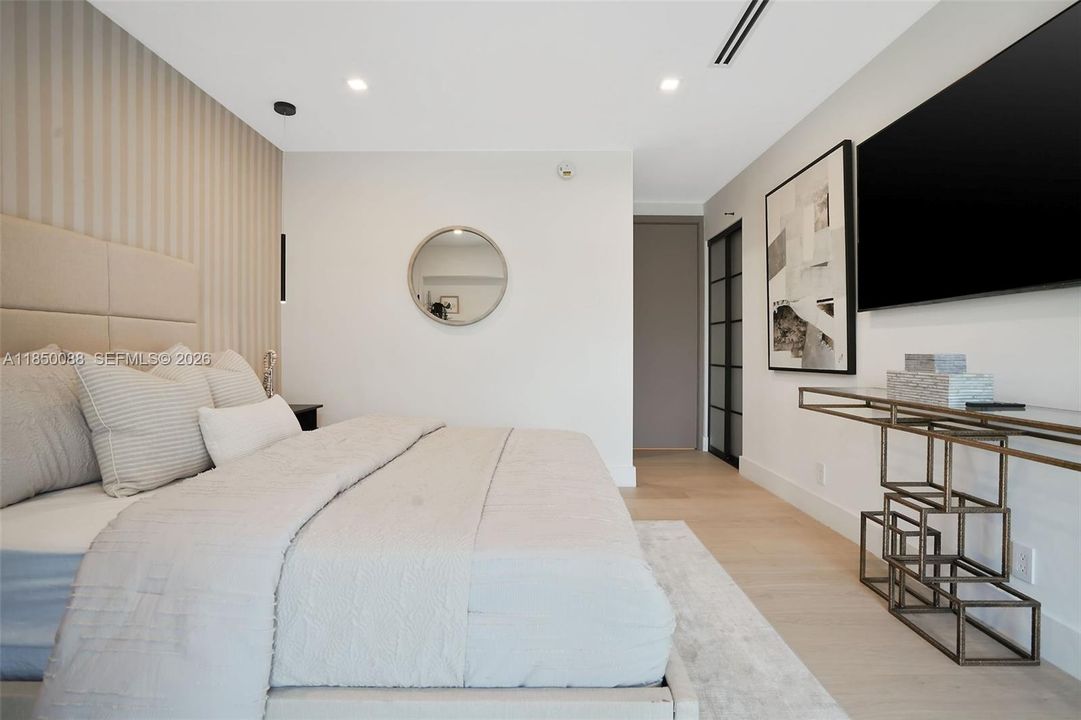 В аренду: $45,000 (5 спален, 6 ванн, 3955 Квадратных фут)