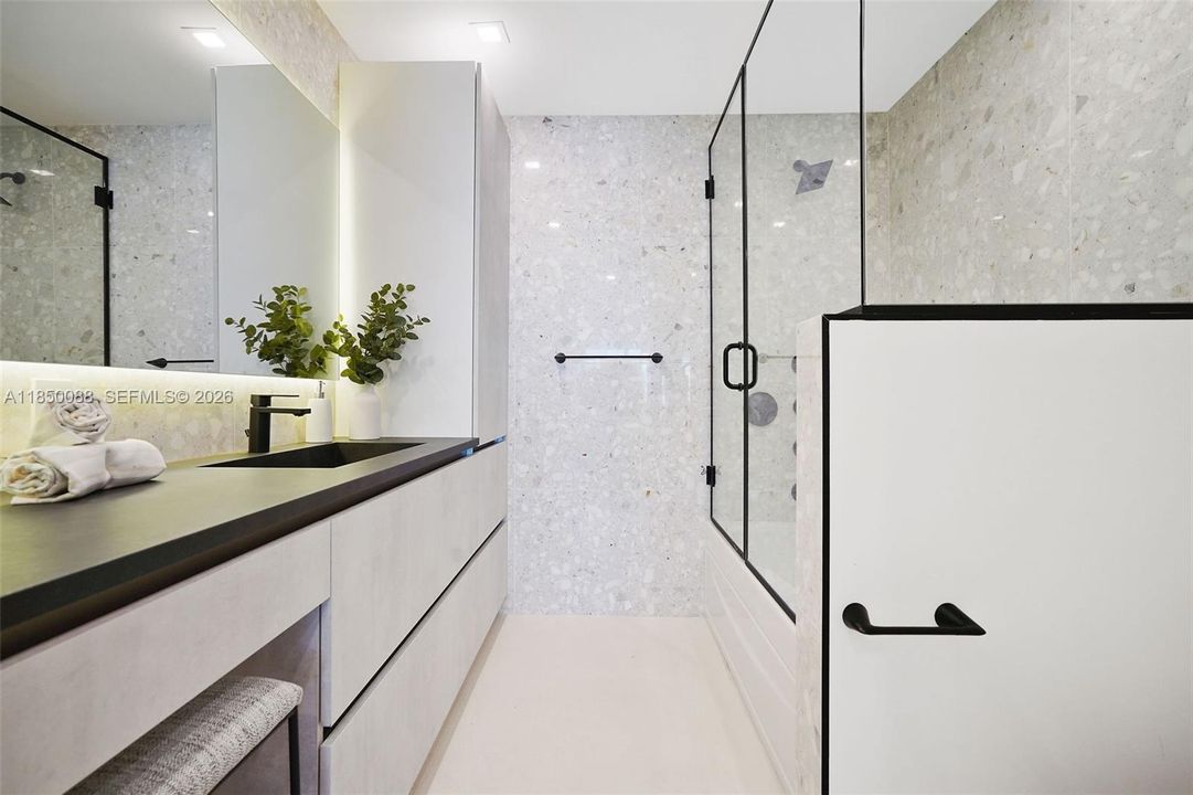 В аренду: $45,000 (5 спален, 6 ванн, 3955 Квадратных фут)