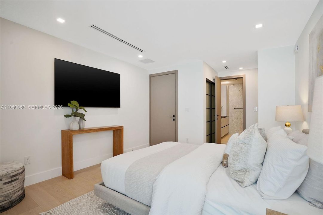 В аренду: $45,000 (5 спален, 6 ванн, 3955 Квадратных фут)