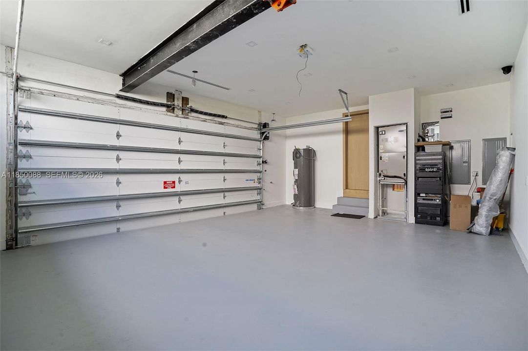 В аренду: $45,000 (5 спален, 6 ванн, 3955 Квадратных фут)