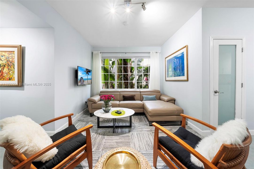 待售: $585,000 (2 贝兹, 2 浴室, 920 平方英尺)