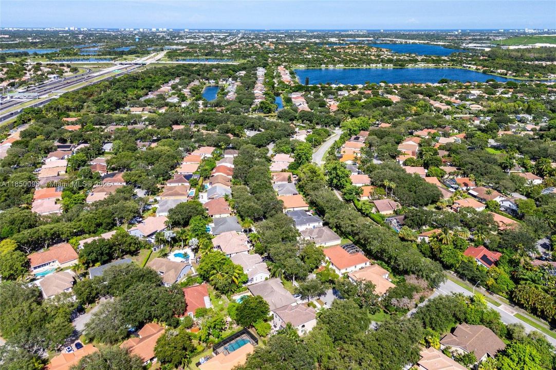 Vendido Recientemente: $720,000 (4 camas, 2 baños, 2051 Pies cuadrados)