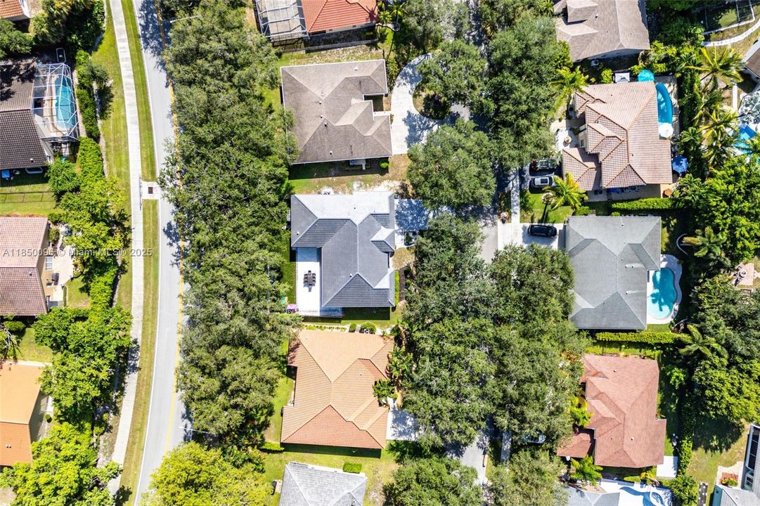 Vendido Recientemente: $720,000 (4 camas, 2 baños, 2051 Pies cuadrados)