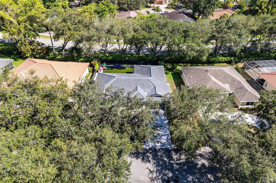 Vendido Recientemente: $720,000 (4 camas, 2 baños, 2051 Pies cuadrados)