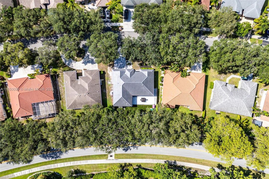 Vendido Recientemente: $720,000 (4 camas, 2 baños, 2051 Pies cuadrados)