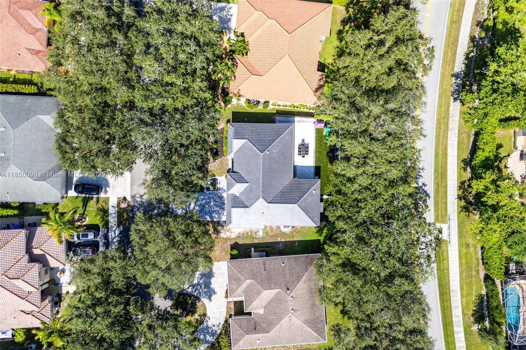 Vendido Recientemente: $720,000 (4 camas, 2 baños, 2051 Pies cuadrados)