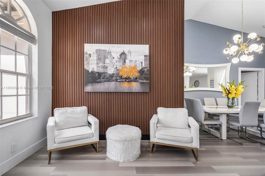 Vendido Recientemente: $720,000 (4 camas, 2 baños, 2051 Pies cuadrados)