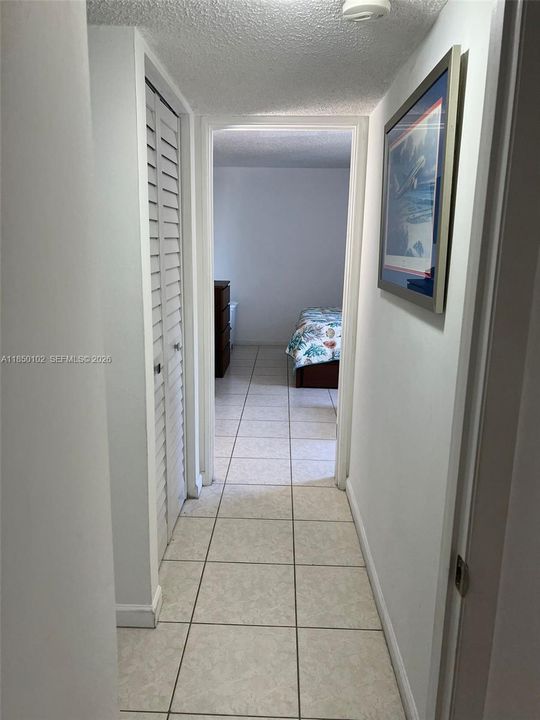 For Sale: $215,000 (1 beds, 1 baths, 758 Square Feet)