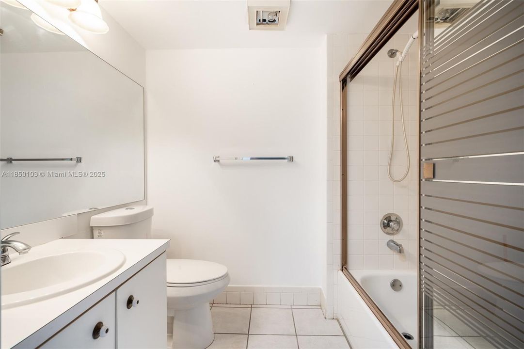 Vendido Recientemente: $117,000 (1 camas, 1 baños, 575 Pies cuadrados)