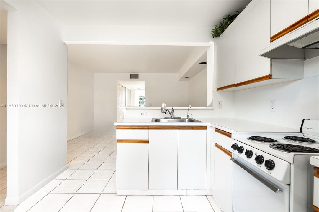 Vendido Recientemente: $117,000 (1 camas, 1 baños, 575 Pies cuadrados)