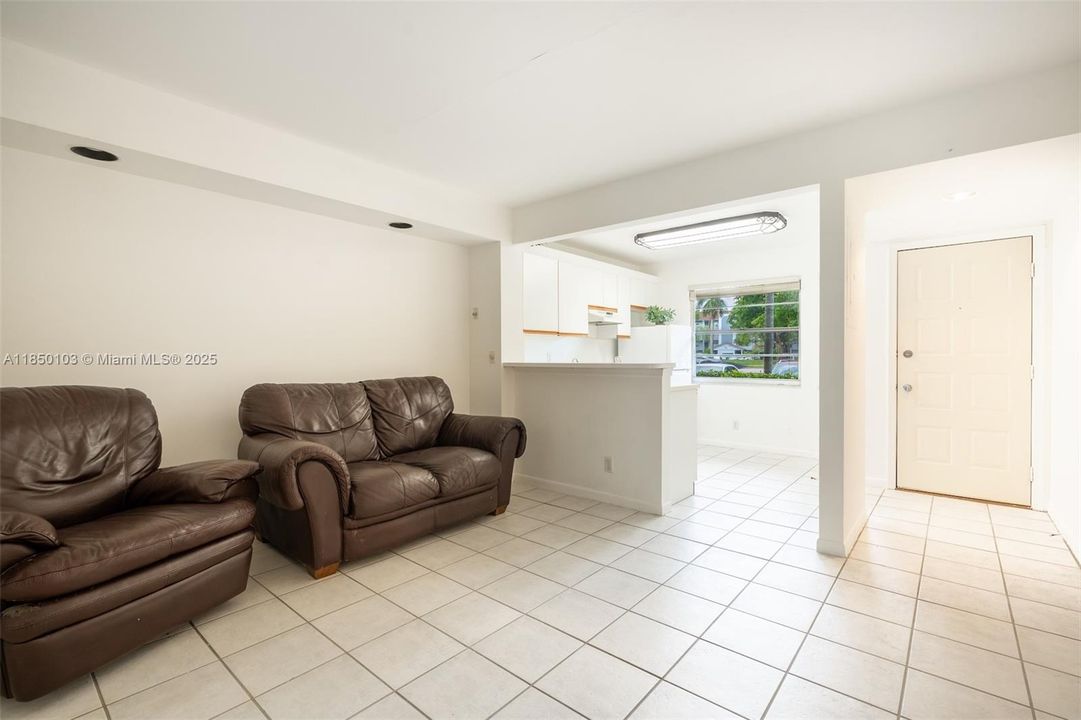 Vendido Recientemente: $117,000 (1 camas, 1 baños, 575 Pies cuadrados)