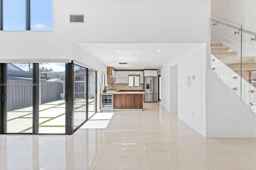 最近售出: $799,000 (4 贝兹, 3 浴室, 1634 平方英尺)