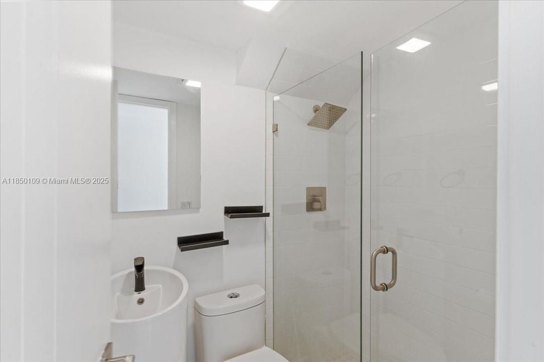 最近售出: $799,000 (4 贝兹, 3 浴室, 1634 平方英尺)