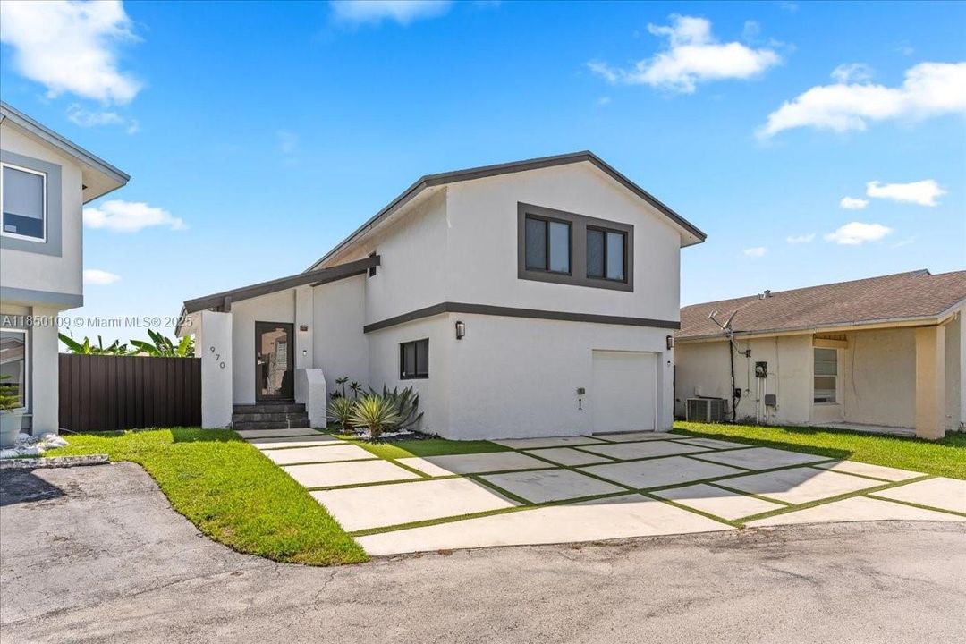 最近售出: $799,000 (4 贝兹, 3 浴室, 1634 平方英尺)