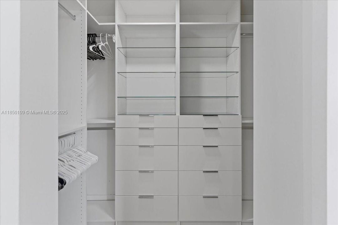 最近售出: $799,000 (4 贝兹, 3 浴室, 1634 平方英尺)