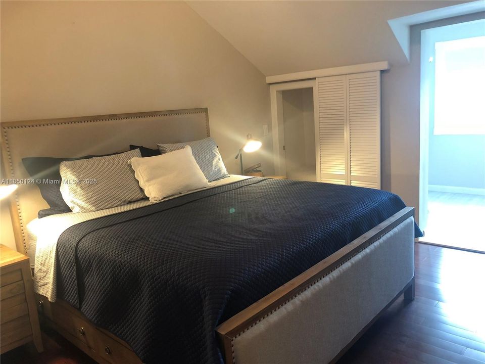 For Rent: $15,500 (7 beds, 6 baths, 4550 Square Feet)