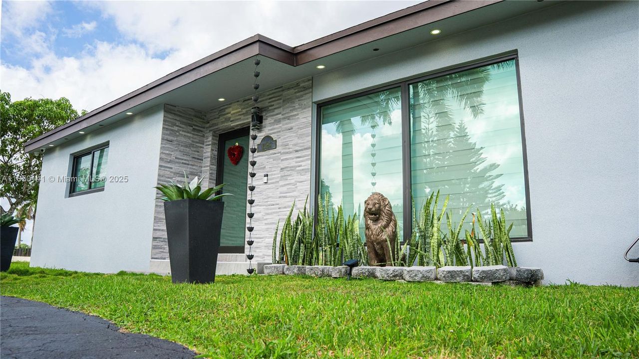 Недавно продано: $599,900 (3 спален, 2 ванн, 1648 Квадратных фут)