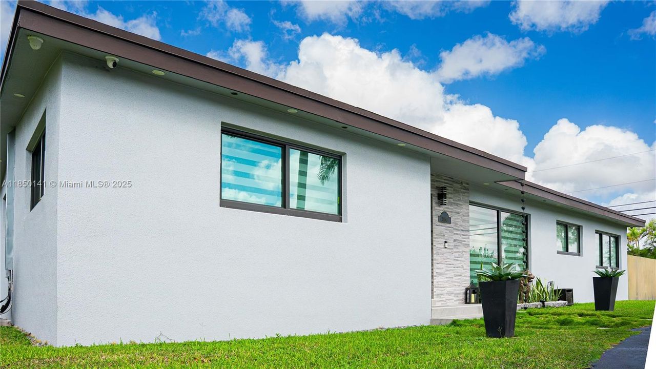 Недавно продано: $599,900 (3 спален, 2 ванн, 1648 Квадратных фут)