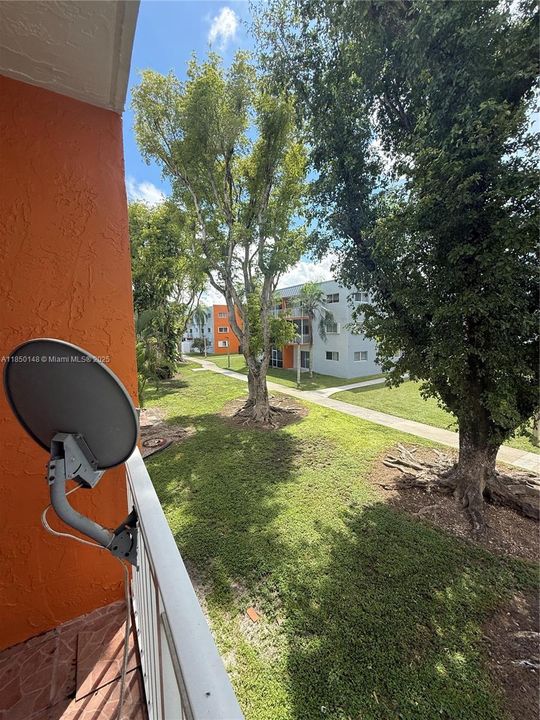 待售: $199,000 (2 贝兹, 2 浴室, 840 平方英尺)