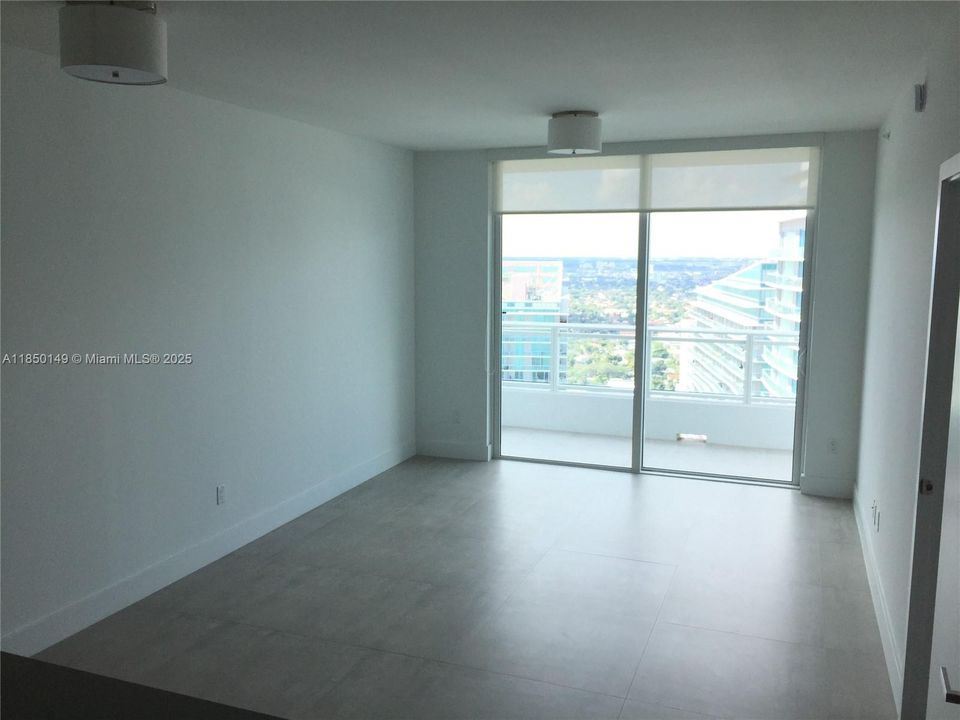 待售: $595,000 (1 贝兹, 1 浴室, 748 平方英尺)