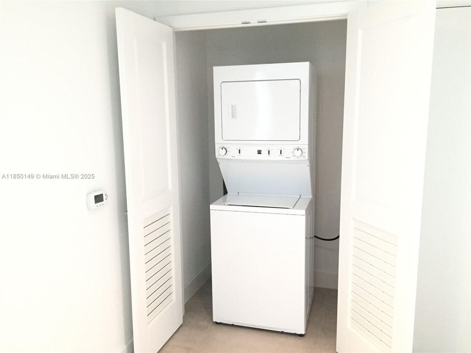 待售: $595,000 (1 贝兹, 1 浴室, 748 平方英尺)