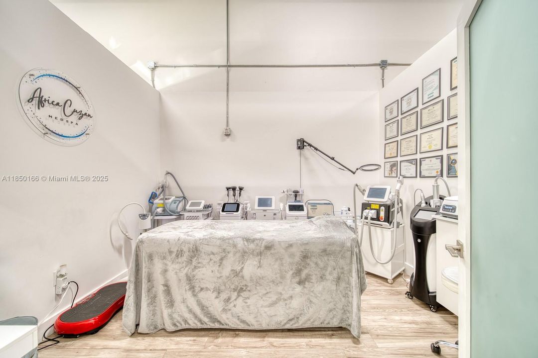 На продажу: $100,000 (0 спален, 0 ванн, 0 Квадратных фут)