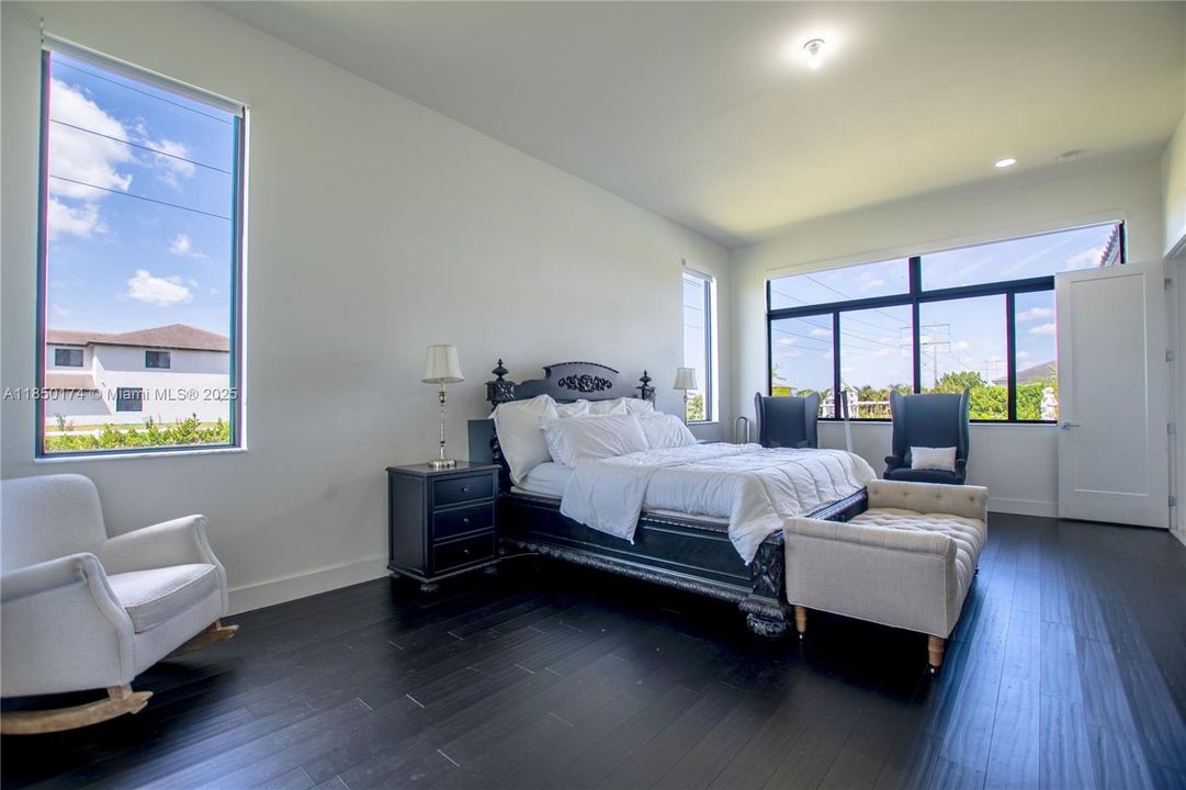 待售: $2,599,000 (5 贝兹, 4 浴室, 4713 平方英尺)