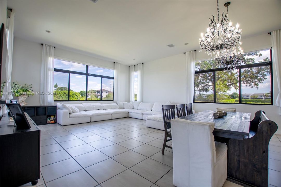 待售: $2,599,000 (5 贝兹, 4 浴室, 4713 平方英尺)