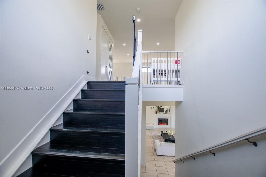 待售: $2,599,000 (5 贝兹, 4 浴室, 4713 平方英尺)