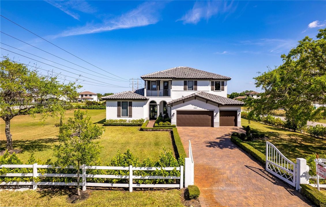 待售: $2,599,000 (5 贝兹, 4 浴室, 4713 平方英尺)