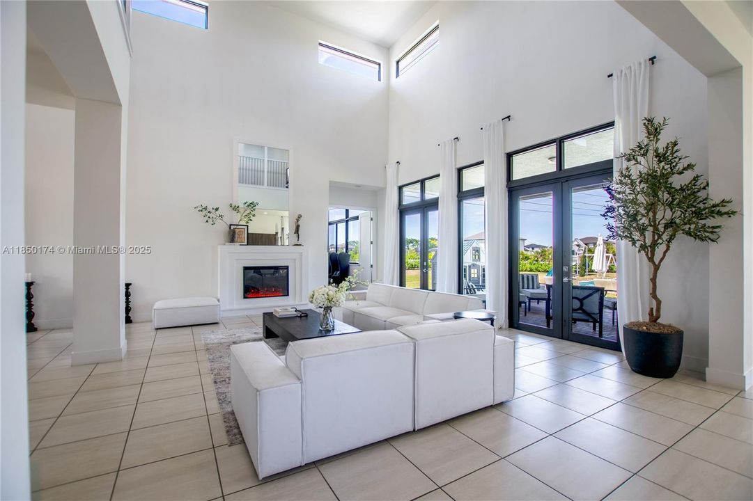 待售: $2,599,000 (5 贝兹, 4 浴室, 4713 平方英尺)