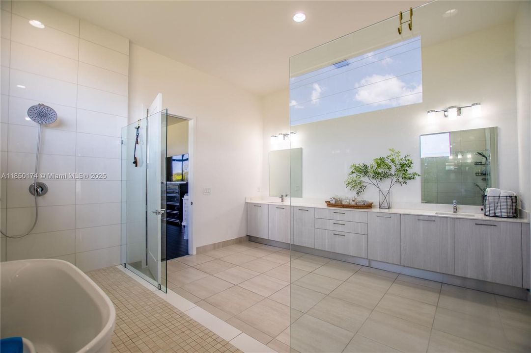 待售: $2,599,000 (5 贝兹, 4 浴室, 4713 平方英尺)