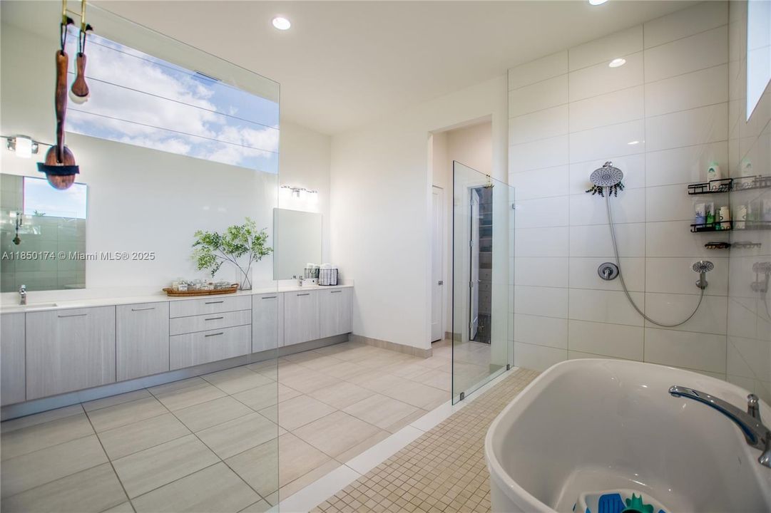 待售: $2,599,000 (5 贝兹, 4 浴室, 4713 平方英尺)