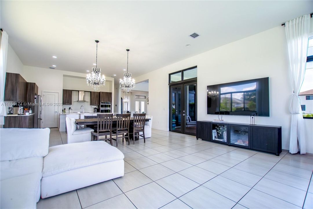 待售: $2,599,000 (5 贝兹, 4 浴室, 4713 平方英尺)