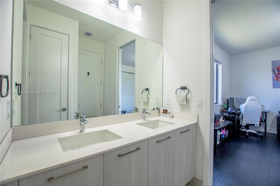 待售: $2,599,000 (5 贝兹, 4 浴室, 4713 平方英尺)