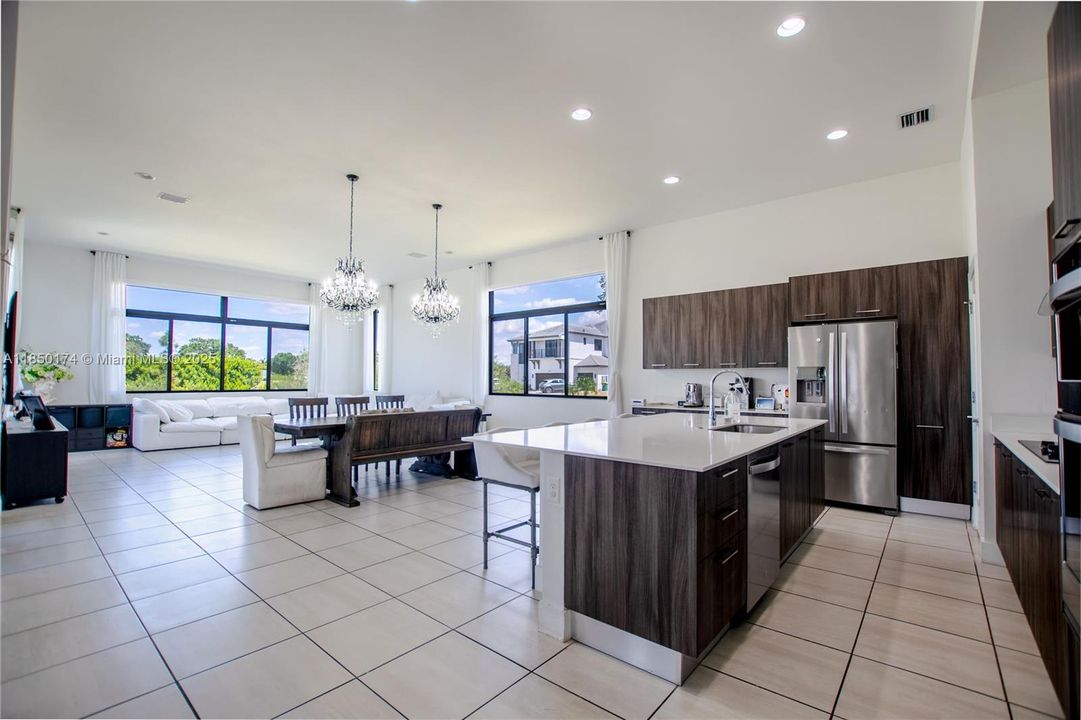 待售: $2,599,000 (5 贝兹, 4 浴室, 4713 平方英尺)