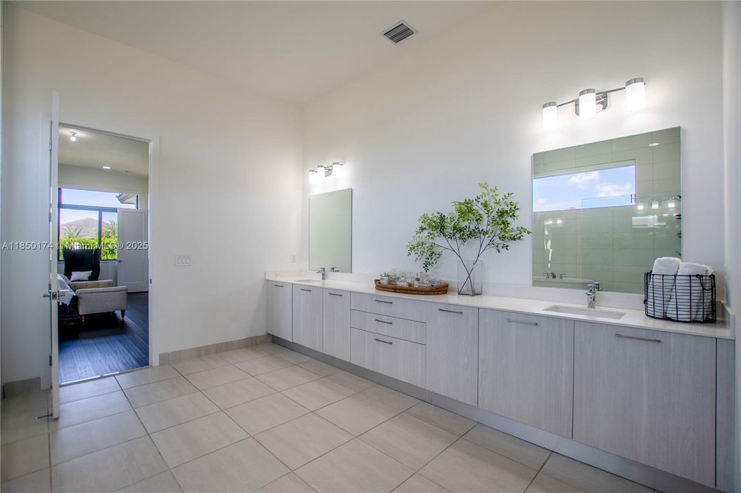 待售: $2,599,000 (5 贝兹, 4 浴室, 4713 平方英尺)