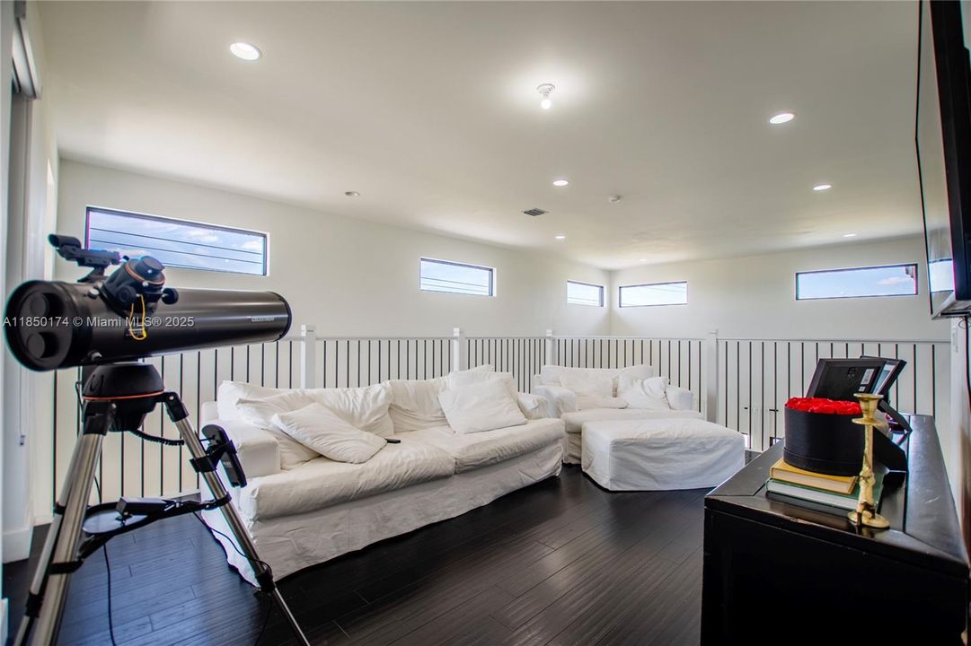 待售: $2,599,000 (5 贝兹, 4 浴室, 4713 平方英尺)