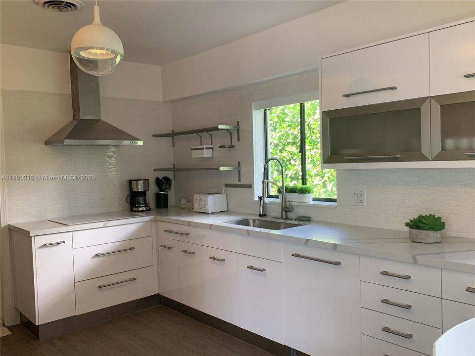 Active With Contract: $18,000 (4 beds, 3 baths, 2196 Square Feet)